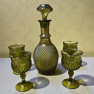 Vintage-Mid Century Empoli Green Glass Pineapple Hobnail Decanter Set